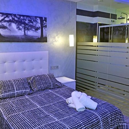 Conil Red-Black Apartment โกนิล เด ลาฟรอนเตรา ภายนอก รูปภาพ