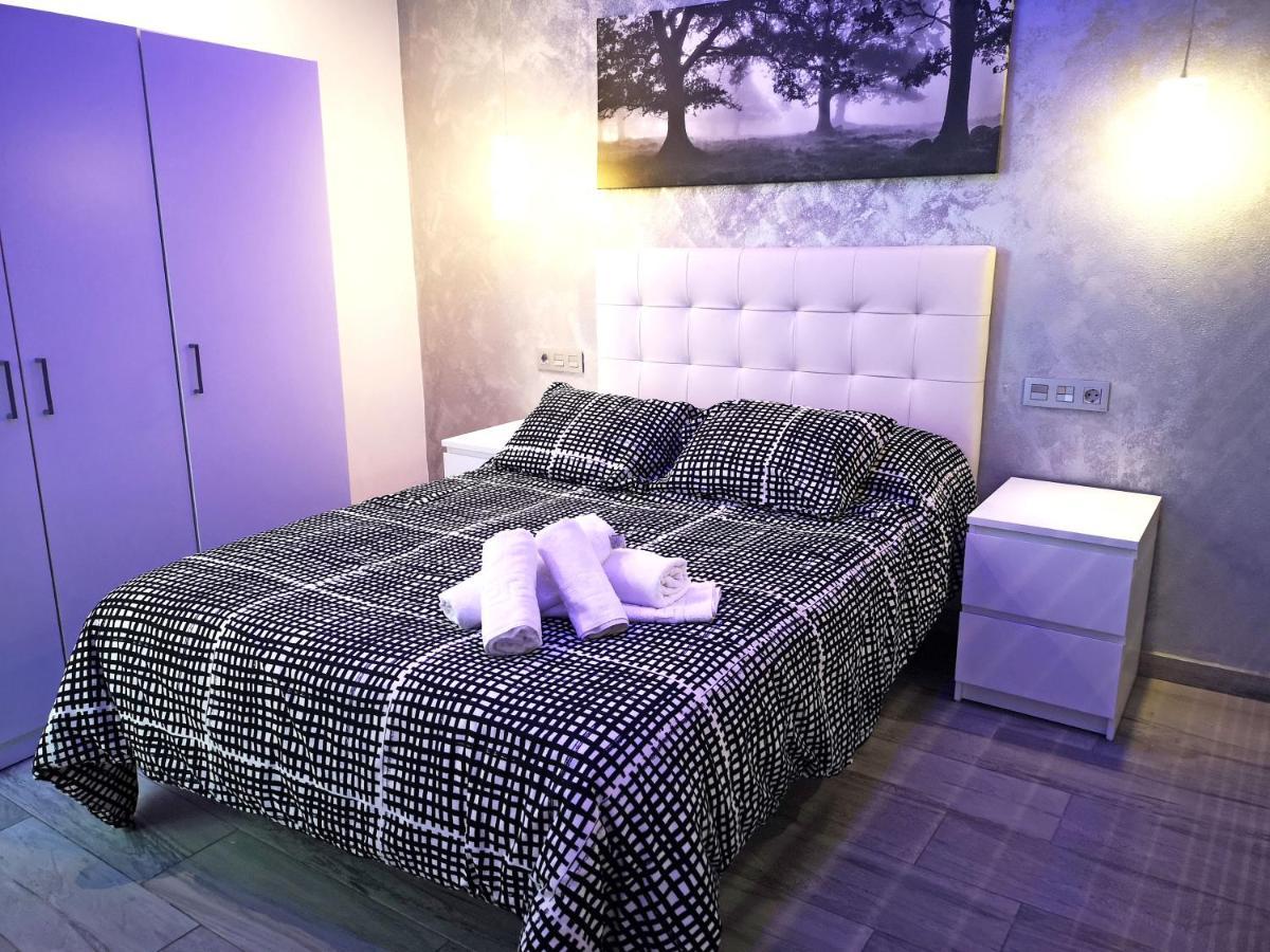 Conil Red-Black Apartment โกนิล เด ลาฟรอนเตรา ภายนอก รูปภาพ