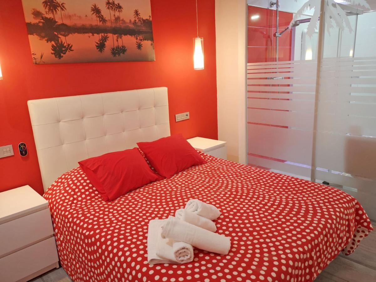 Conil Red-Black Apartment โกนิล เด ลาฟรอนเตรา ภายนอก รูปภาพ