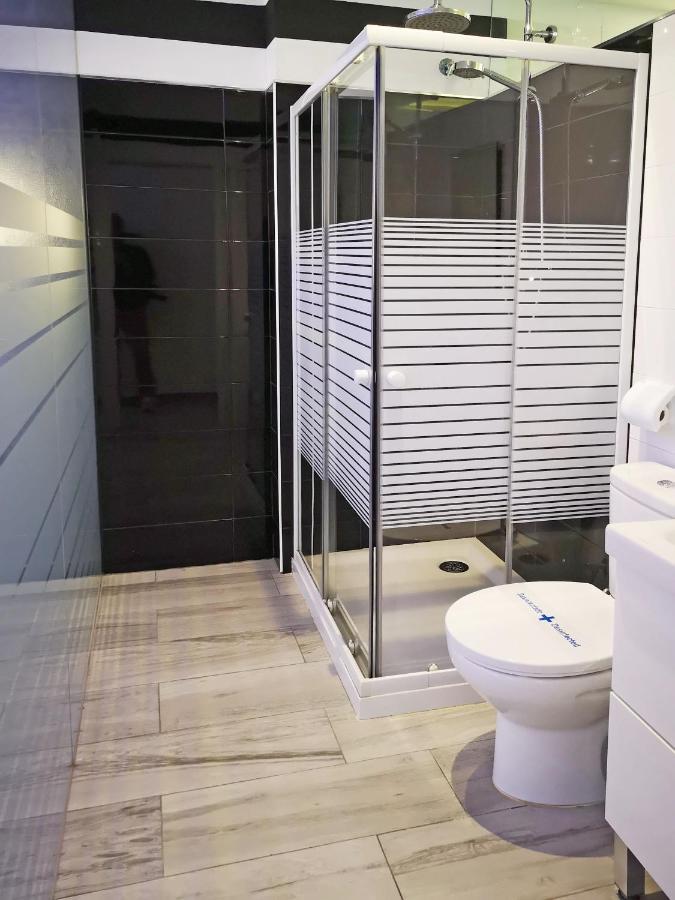 Conil Red-Black Apartment โกนิล เด ลาฟรอนเตรา ภายนอก รูปภาพ