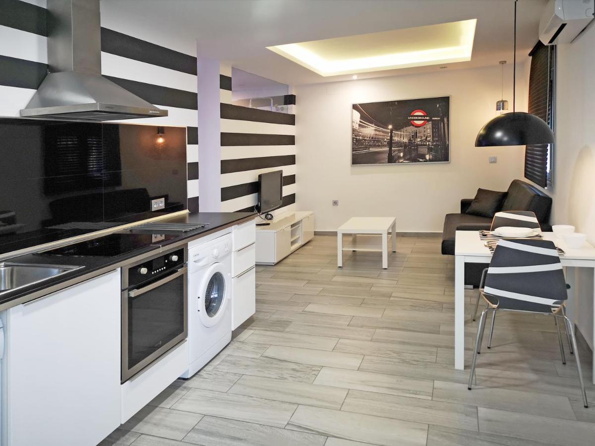Conil Red-Black Apartment โกนิล เด ลาฟรอนเตรา ภายนอก รูปภาพ